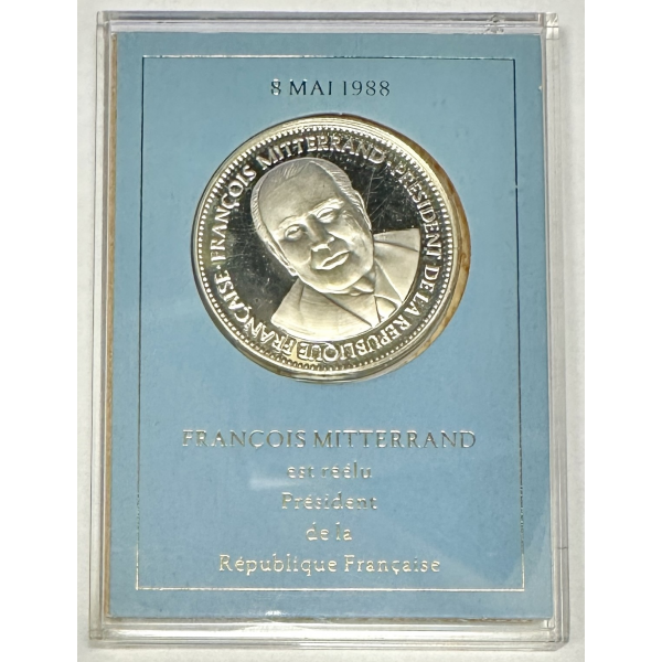 Médaille en Argent - FRANCOIS MITTERRAND // Frappe : BE en Coffret (1988)