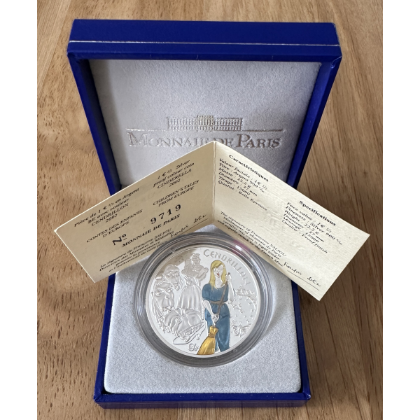 1 EURO 1/2 EN ARGENT - COFFRET BE 2002 - CENDRILLON - CONTES